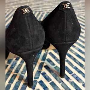 Sam Edelman Black Suede Pointed toe. Nice Heel.  Size 6.5